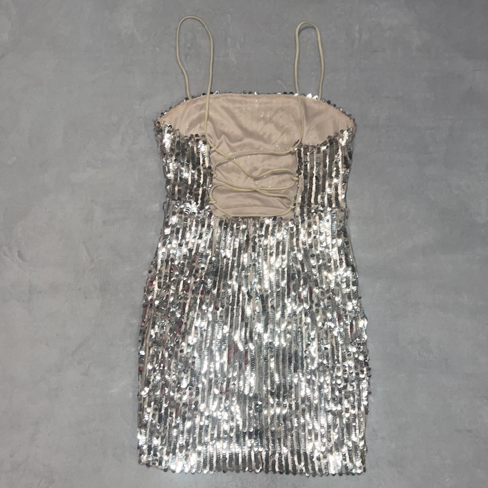 Luxxel silver & nude sequins dress - Picture 3 of 8